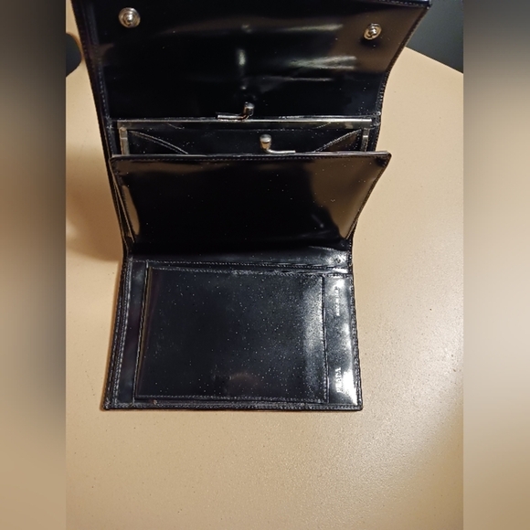 Prada Black patent leather wallet, checkbook - Picture 12 of 16